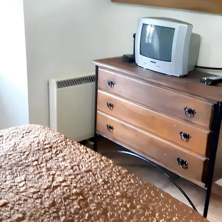 Elegant Near With Private Pool