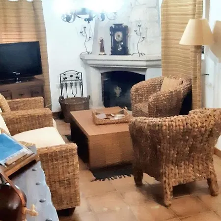 Elegant Near With Private Pool Caminha