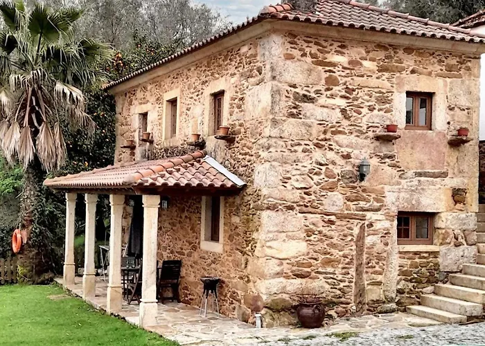 Elegant Near With Private Pool