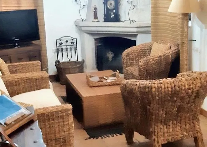 Elegant Near With Private Pool Caminha